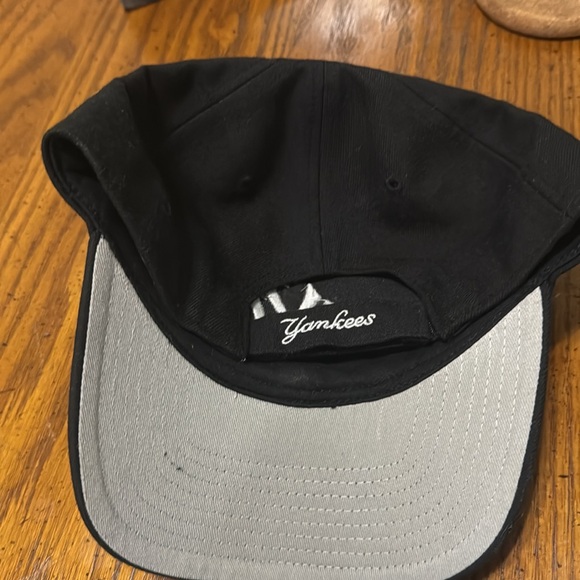 NY Yankees hat - Picture 3 of 4